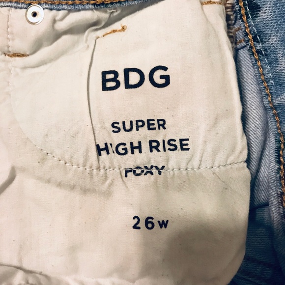 Hipster Floral High Rise Shorts - BDG - Picture 4 of 4